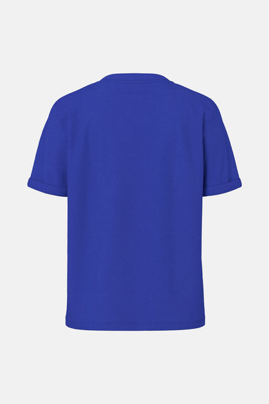 T-shirt bleu à manches courtes de PIECES®, avec un dos présenté avec des manches roulées et une texture lisse.