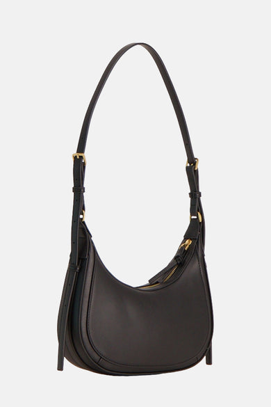 Sac à main noir de MANGO avec fermeture éclair et bandoulière ajustable avec boucles.