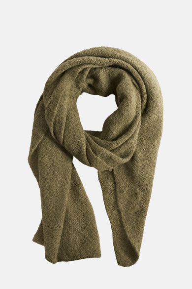 Écharpe hivernale mollet en boucle de PIECES, drapée en boucle, avec une texture tricotée épaisse.