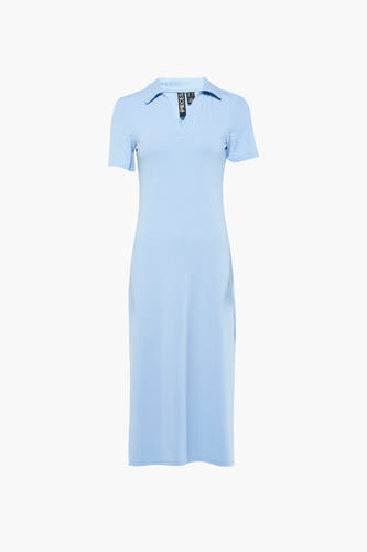 Robe bleue à manches courtes de PIECES® avec texture côtelée et un col.