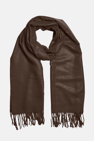 Bruine wintersjaal van PIECES® met gerafelde uiteinden.
