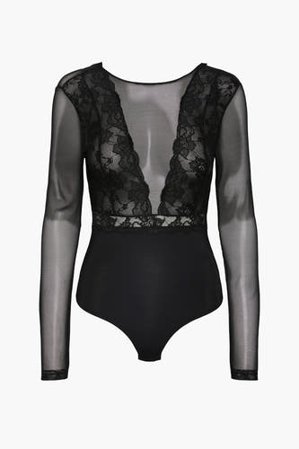 Corps noir de PIECES®, avec des manches transparentes et des détails en bords sur le devant.