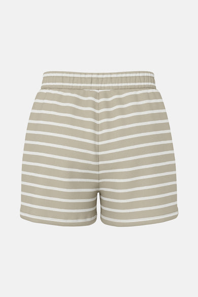 Beige short van PIECES® met een gestreept patroon en een elastische tailleband.

