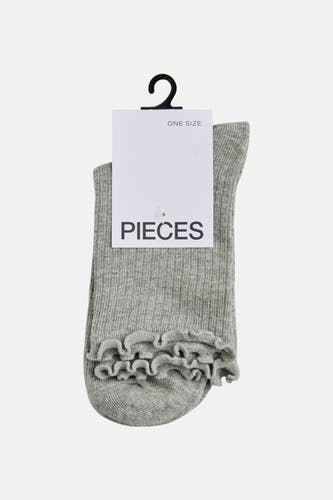 Chaussettes grises de PIECES® avec des côtes et un bord ondulé.
