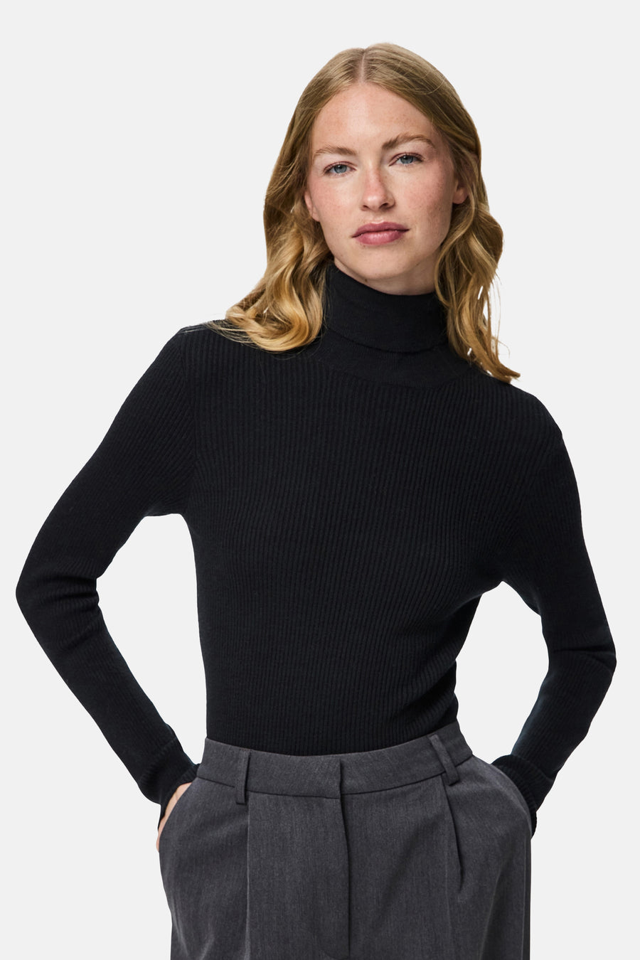 Pull met rolkraag - zwart - PIECES®