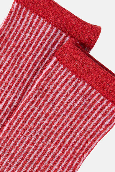 Rode sokken van PIECES® met gestreepte textuur en glitterdetails.
