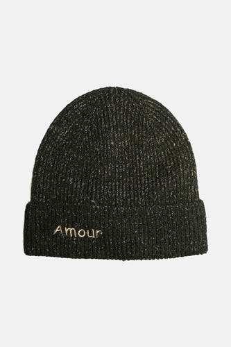 Mauvaise humeur de PIECES® avec du fil métallique argenté et le texte "Amour" brodé sur la couverture.
