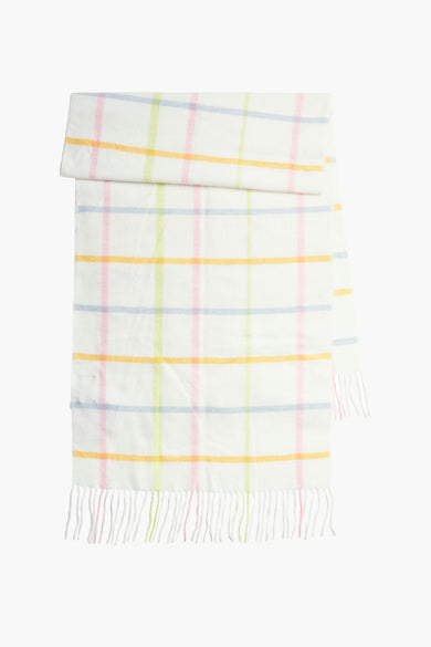 Ecru wintersjaal van PIECES® met pastelkleurige ruit en franjes aan de uiteinden.
