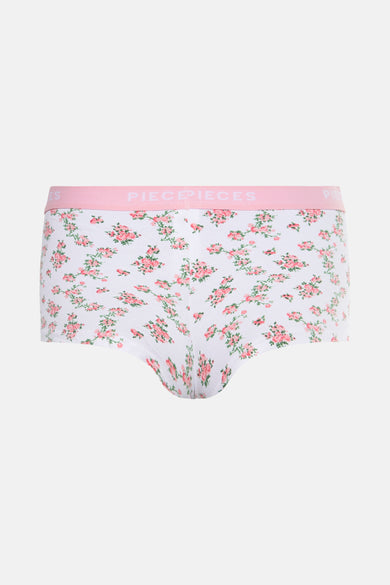Witte shorty van Pieces met roze bloemenprint en roze elastische band met logo.