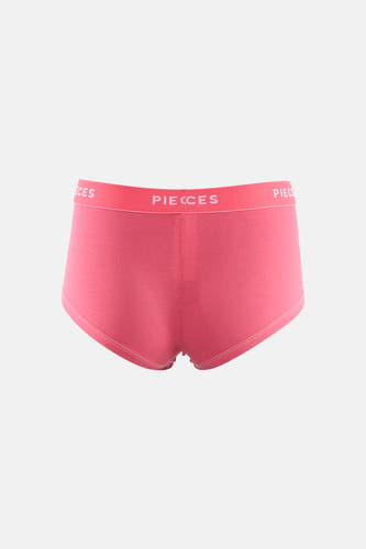 Roze shorty van PIECES, achteraanzicht, met zachte geribbelde stof en merknaam op de elastische tailleband.