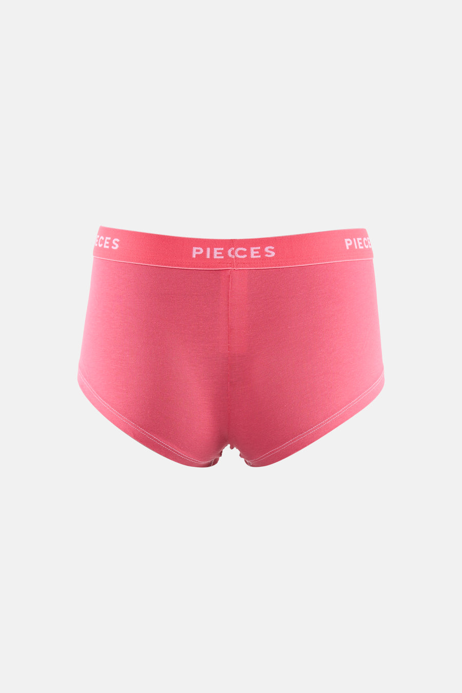 Roze shorty van PIECES, achteraanzicht, met zachte geribbelde stof en merknaam op de elastische tailleband.