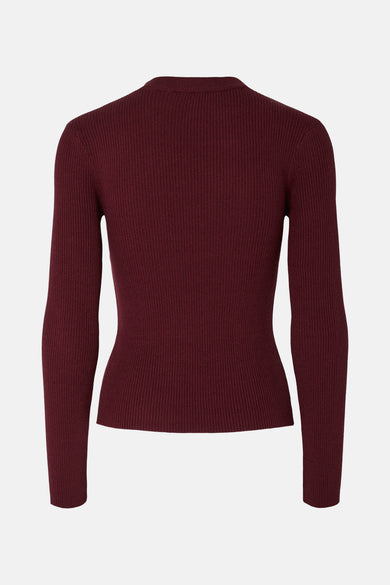 Bordeaux trui met ronde hals van PIECES®, in fijne ribstof.