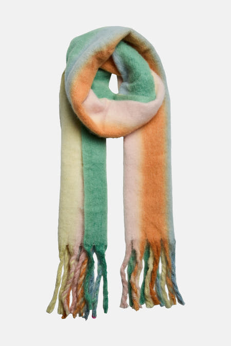 Châle tricoté multicolore de PIECES®, avec franges et une douce texture.