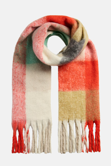 Multikleurige wintersjaal van PIECES®, met een geblokt patroon en franjes.