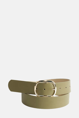 Groene riem van PIECES® met gouden gesp, en subtiele gaatjes voor verstelbaarheid.
