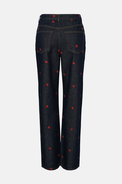 Donkerblauwe straight jeans van PIECES® met rode rozen borduursel.
