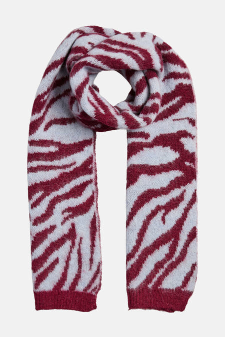Multikleurige wintersjaal van PIECES® met zebraprint en zachte textuur.
