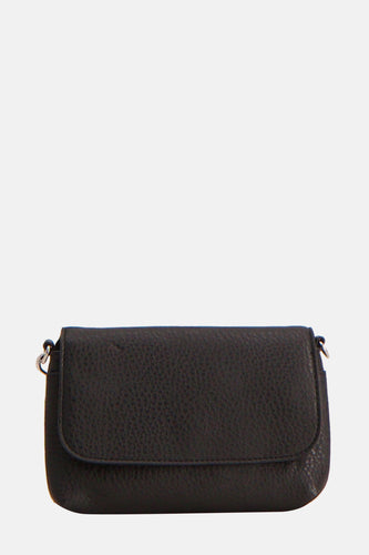 Zwarte lederen handtas met flap.
