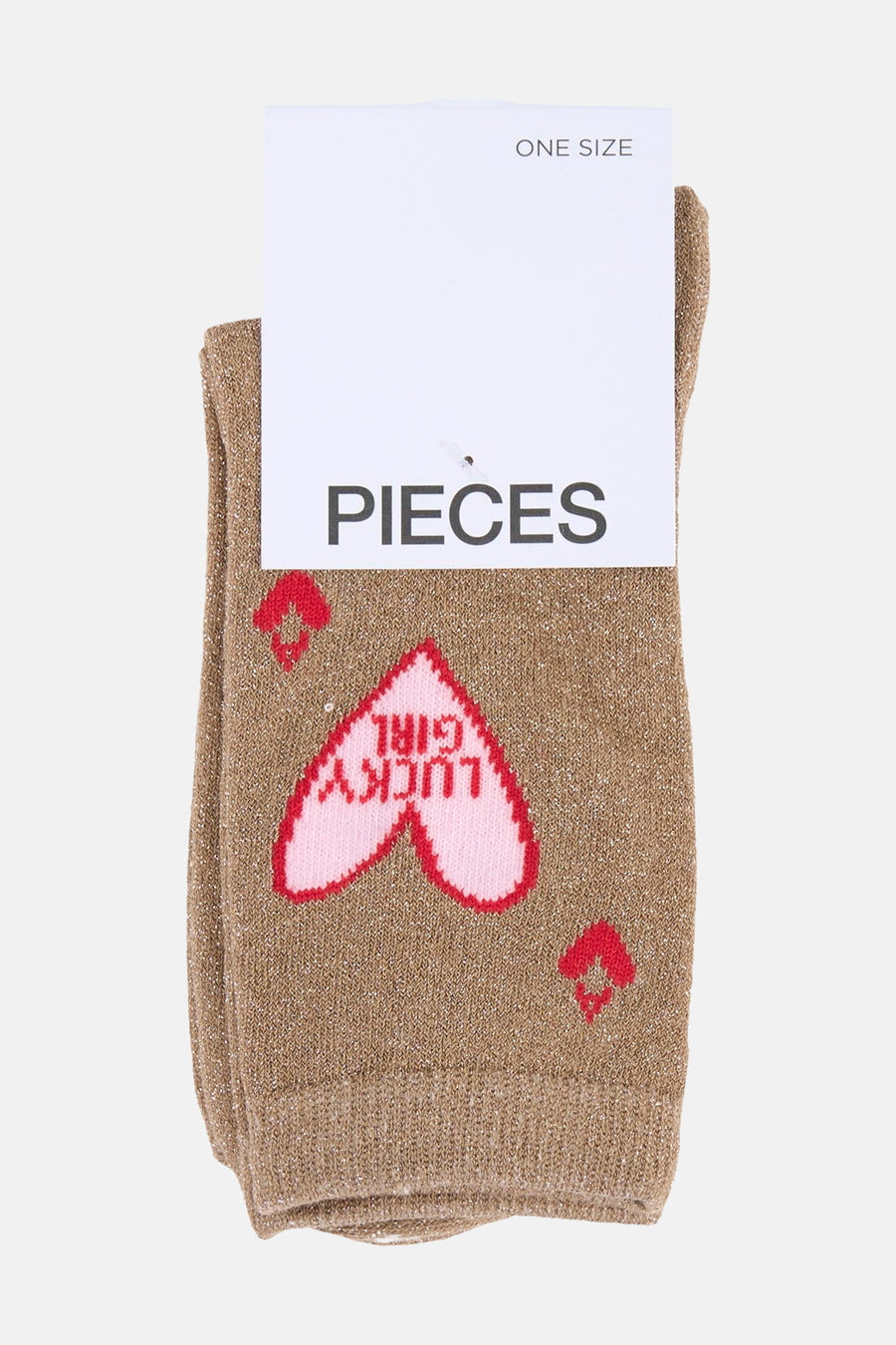 Beige glitter sokken van PIECES® met roze hart, 'LUCKY GIRL' tekst en rode ruitjes, gepresenteerd met een wit label.
