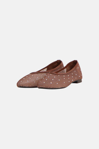 Bruine ballerina's van PIECES® met glinsterende strass-steentjes op een open geweven bovenwerk.