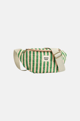 Sac à bandoulière matelassé à rayures vertes et rose clair de PIECES® avec bandoulière beige réglable, fermeture éclair dorée et étiquette 'dream team'.