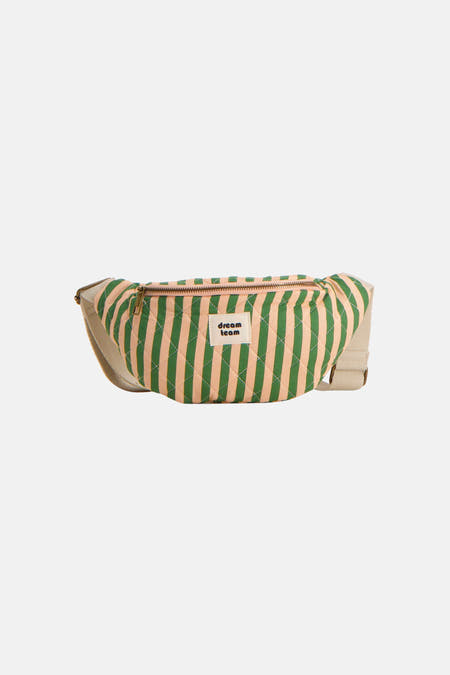 Multicolor gestreepte schoudertas van PIECES® met quiltstitch en "dream team" label, beige riem, front view