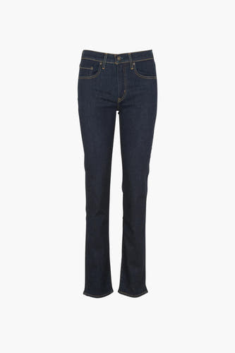 Donkerblauwe straight jeans van Levi's®, met gele stiksels en een klassieke denim textuur.