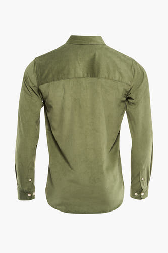 Chemise en corduroy vert de REDEFINED RE RE BEL, manches longues, dos avec des détails de boutons et un col classique.