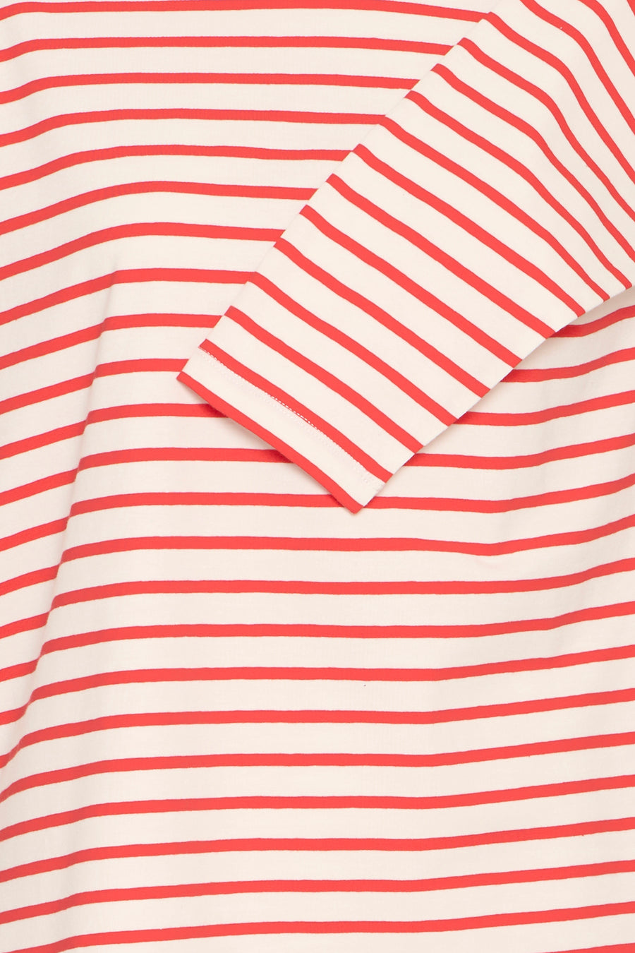 T-shirt rayé rouge avec longues manches de Fransa, vue rapprochée.