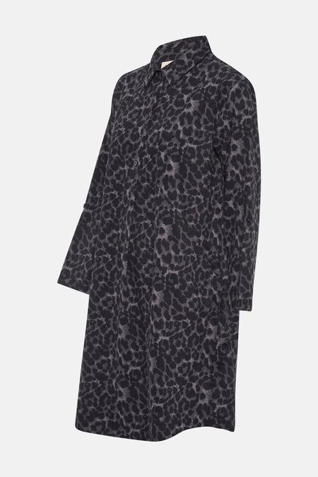 Grijze jurk met lange mouwen van Fransa, met een luipaardprint.
