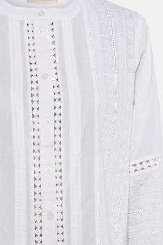 Blouse blanche à longues manches de Fransa, avec broderie et détails décoratifs.
