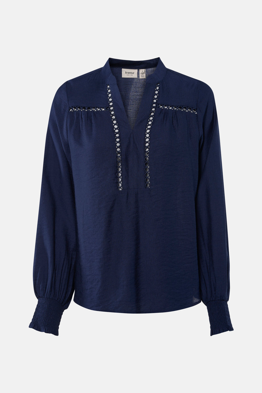 Blauw blouse met lange mouwen van Fransa, met broderie details langs de v-hals.