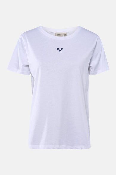 Wit T-shirt met korte mouwen van Fransa, met drie donkerblauwe hartjes op de borst.