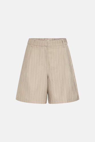 Short beige de Fransa, avec fines rayures craie et une coupe classique.