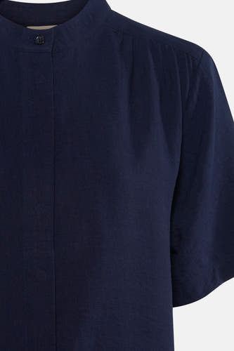 Blauw hemd met korte mouwen van Fransa, van gestructureerde stof met opstaande kraag, knoopsluiting en plooien.