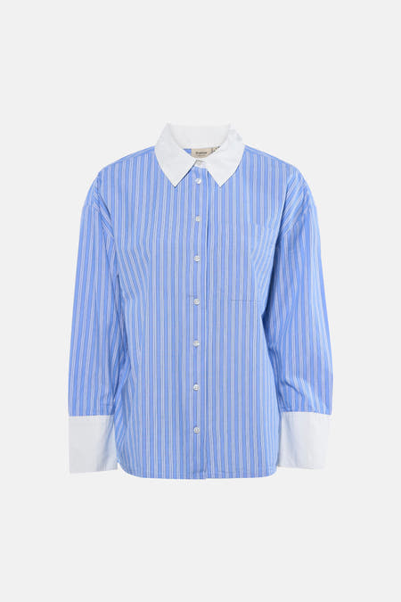 Blauw gestreept overhemd met lange mouwen van Fransa, met witte kraag en manchetten.