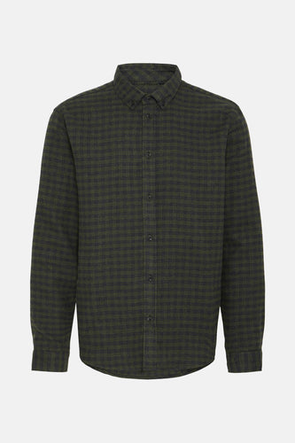 Groen en zwart geruit flanellen overhemd.
