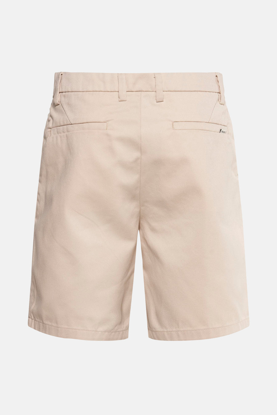 Ecru short van SOLID, met achterzakken en riemlussen.