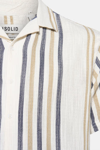 Blauw gestreept overhemd met korte mouwen van SOLID, met een open kraag.
