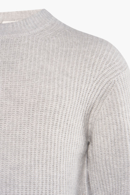 Sweat-shirt gris cardé avec col rond de SOLID, gros plan sur la texture et la coupe.