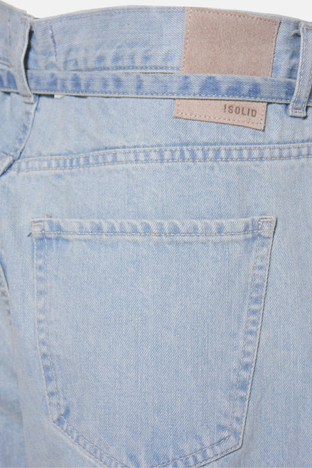Lichtblauwe denim jeans wide van SOLID, met achterzak en merklabel.
