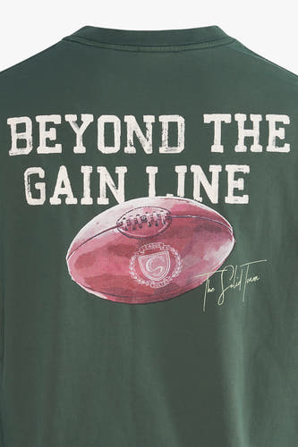 Groen T-shirt met korte mouwen van SOLID, met een rugprint van een ovale bal en opschrift.