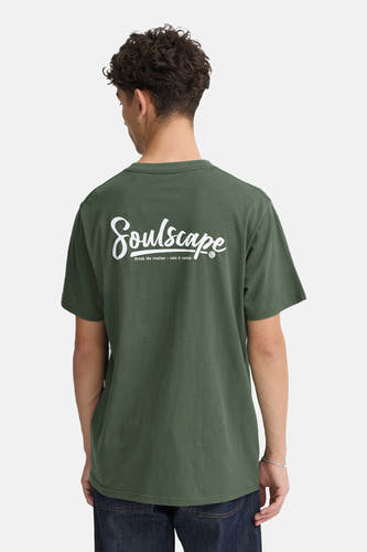 Groen T-shirt met korte mouwen van SOLID, met witte 'Soulscape'-opdruk op de rug.