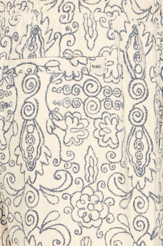 Short multicolore de SOLID avec tissu crème et un motif floral et de volutes bleu détaillé.