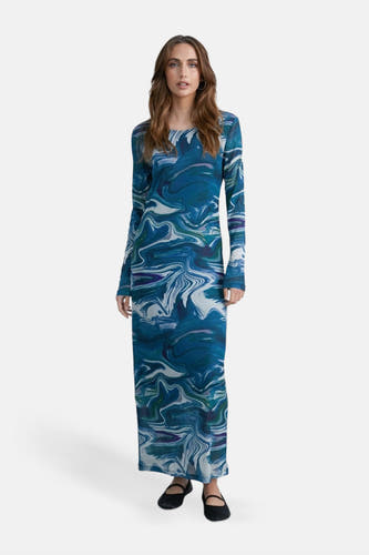 Robe bleue à longues manches de 24 couleurs, avec un motif marbré.