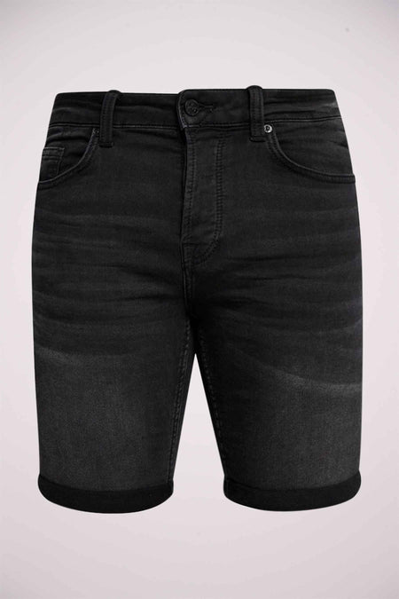 Zwarte denim jeansshorts van ONLY & SONS® met opgerolde pijpen en klassieke vijfzakkenstijl, front view