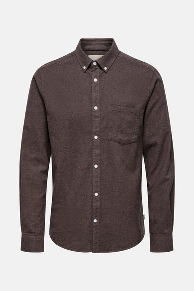 Chemise brune à longues manches de ONLY & SONS®, dos avec une subtile texture et détails de boutons.