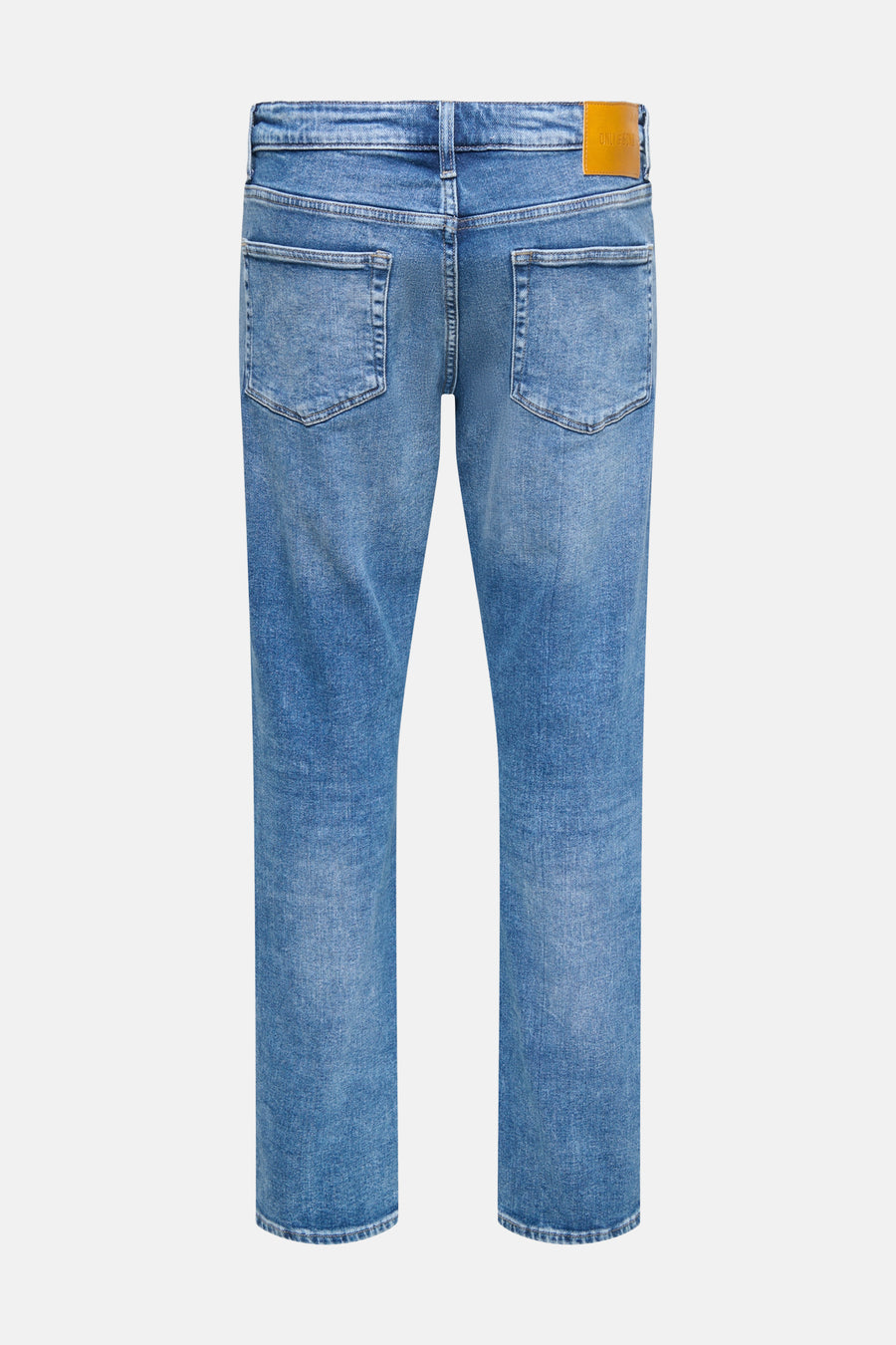 Mid blue straight jeans van ONLY & SONS, achterkant getoond, met zakken en riemlussen.