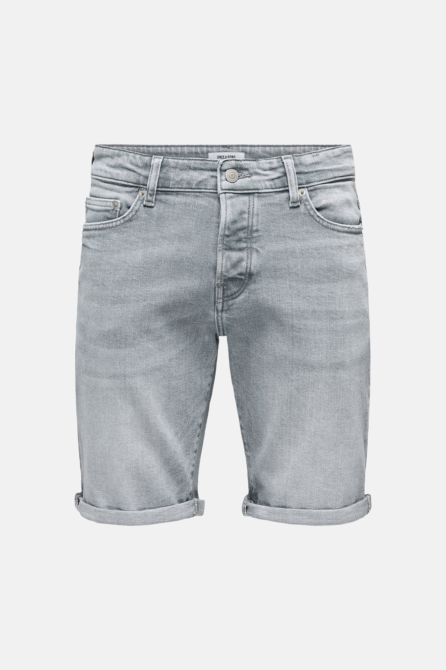 Short en jean gris clair de ONLY & SONS, avec fermeture à boutons et ourlets retroussés.