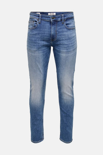 Jean slim fit en denim bleu de ONLY & SONS, avec une couleur unie et un lavage subtil.
